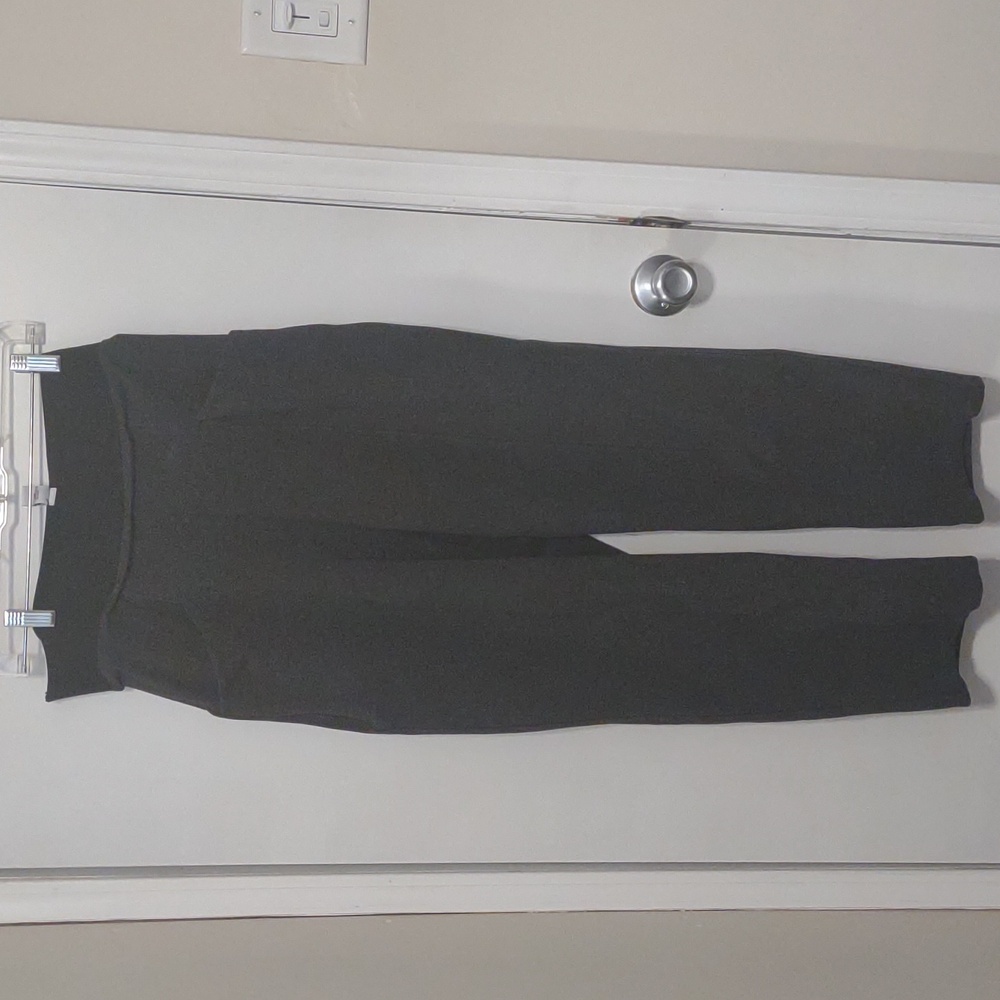 Cropped stretchy pants